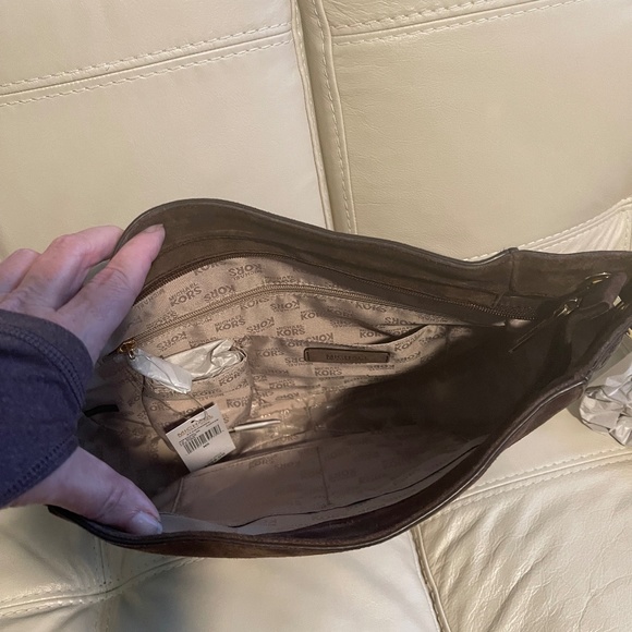 Michael Kors Stanthorpe Shoulder Bag - Picture 5 of 7